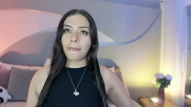 Nicolle W online show from October 15, 2025, 11:54 am