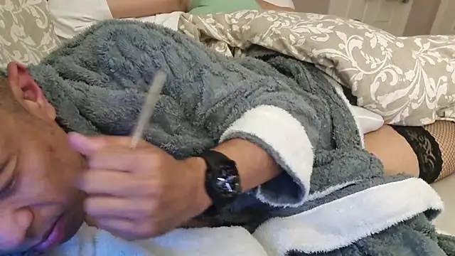 Snapshot of AmateurGuy23 chatting on October 25, 2025, 4:57 pm AmateurGuy23 online show from October 25, 2025, 4:57 pm