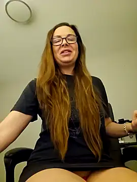 Snapshot of RebeccaXO_ chatting on February 9, 2025, 3:22 am RebeccaXO online show from February 9, 2025, 3:22 am