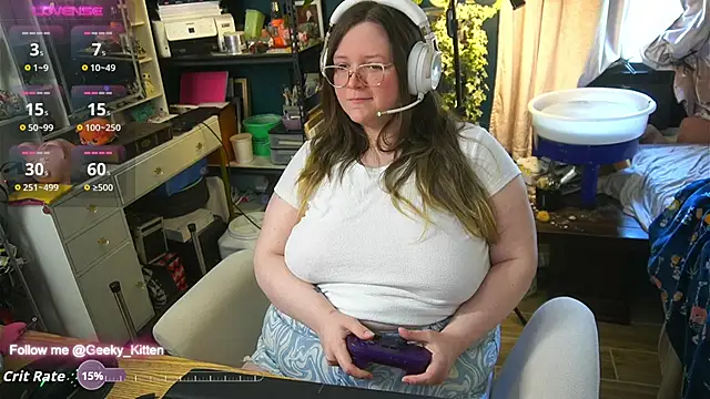 Snapshot of Geeky_Kitten chatting on September 13, 2025, 4:29 pm Geeky Kitten online show from September 13, 2025, 4:29 pm