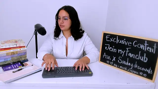 susy angel online show from June 8, 2026, 2:45 am