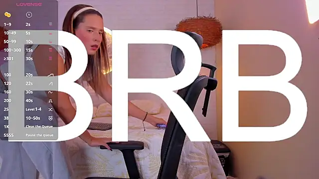 sophi cooper29 online show from March 12, 2026, 8:59 pm