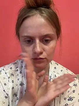 SophiaSweet  online show from June 25, 2026, 3:27 pm