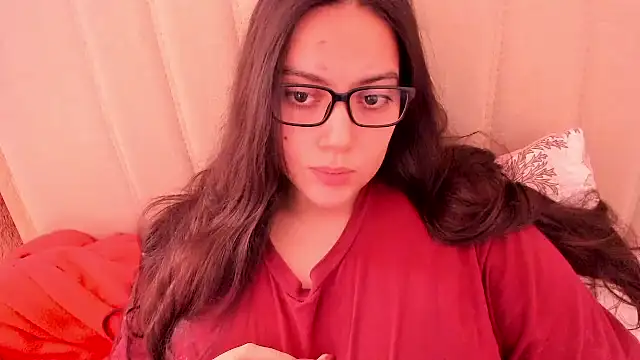 Snapshot of roniewester chatting on June 18, 2026, 4:00 pm roniewester online show from June 18, 2026, 4:00 pm