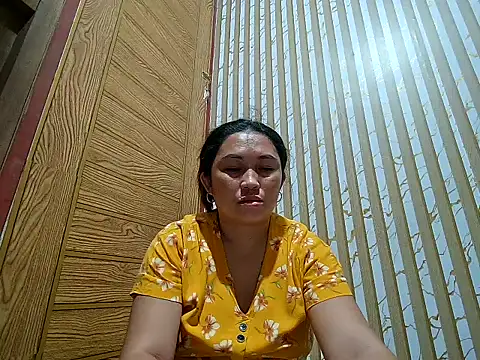 LalaiAsian online show from December 19, 2025, 3:52 pm