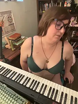 Snapshot of Adobe_Angel chatting on October 10, 2025, 9:58 pm Adobe Angel online show from October 10, 2025, 9:58 pm