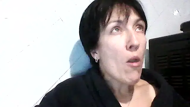 SunnyAmorre online show from September 18, 2025, 8:22 pm