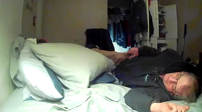 Snapshot of jck1m0t chatting on January 17, 2025, 10:33 am jck1m0t online show from January 17, 2025, 10:33 am