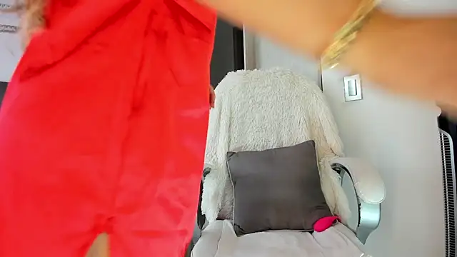 NatalieClark online show from January 19, 2026, 2:32 pm