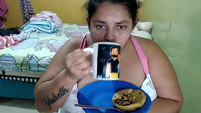Snapshot of yulieth_bbw chatting on July 8, 2026, 12:48 am yulieth bbw online show from July 8, 2026, 12:48 am
