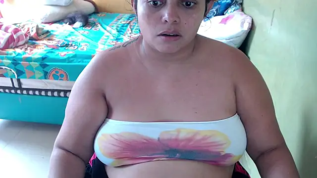 Snapshot of yulieth_bbw chatting on August 6, 2026, 7:27 pm yulieth bbw online show from August 6, 2026, 7:27 pm
