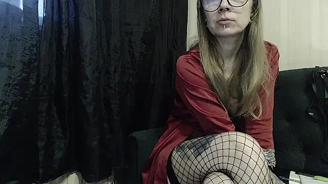 Snapshot of alexandra_zaryanova chatting on October 25, 2025, 11:51 am alexandra zaryanova online show from October 25, 2025, 11:51 am