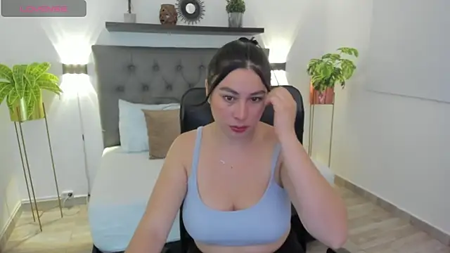 Snapshot of bella_99_ chatting on March 7, 2026, 12:02 pm bella 99 online show from March 7, 2026, 12:02 pm