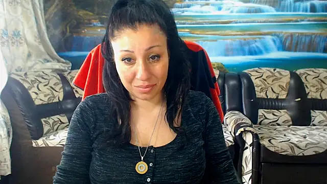Snapshot of MoistMady chatting on May 21, 2026, 6:42 am MoistMady online show from May 21, 2026, 6:42 am