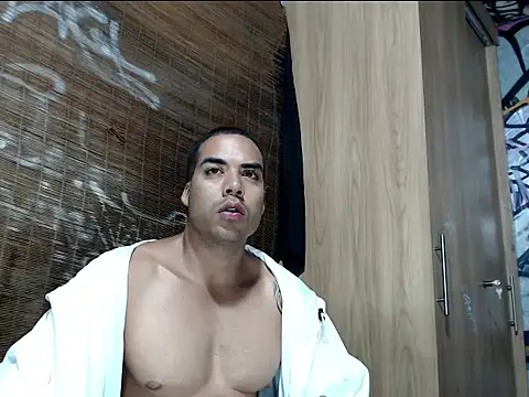 Justin Frank online show from November 14, 2025, 11:02 pm