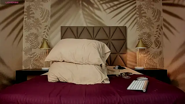 Scarleett 22 online show from March 19, 2026, 8:02 pm