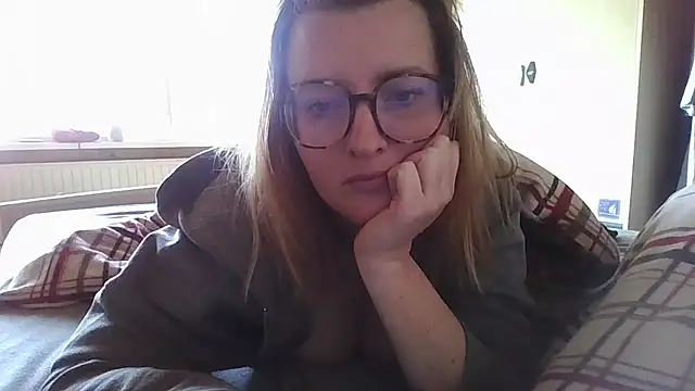 LiquidLeonie online show from March 19, 2026, 8:07 am