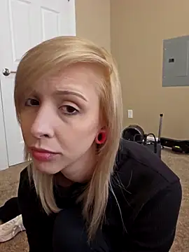 AmethystFoxx online show from February 21, 2026, 9:27 pm