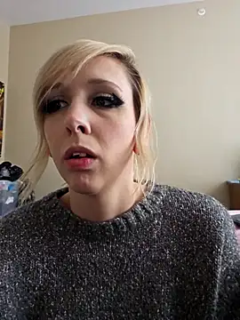 AmethystFoxx online show from May 6, 2026, 9:31 pm