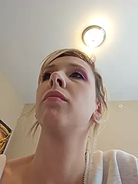 Snapshot of AmethystFoxx chatting on June 7, 2026, 5:27 pm AmethystFoxx online show from June 7, 2026, 5:27 pm