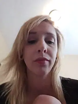 Snapshot of AmethystFoxx chatting on June 8, 2026, 5:35 pm AmethystFoxx online show from June 8, 2026, 5:35 pm