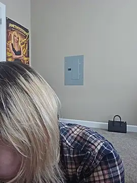 Snapshot of AmethystFoxx chatting on July 1, 2026, 5:45 pm AmethystFoxx online show from July 1, 2026, 5:45 pm