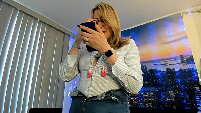 ashleymilf 1 online show from March 4, 2025, 5:13 pm