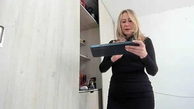 ashleymilf 1 online show from September 9, 2025, 1:43 pm