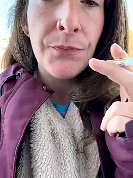 Mini And The Bear online show from February 14, 2026, 4:26 pm