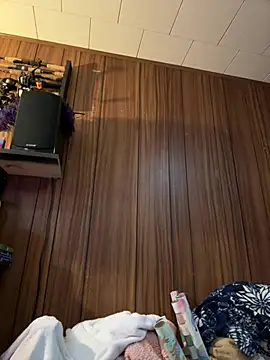 Mini And The Bear online show from March 12, 2026, 3:40 pm