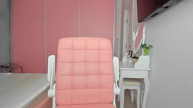 Snapshot of daddysgirl2222 chatting on September 21, 2025, 8:05 am daddysgirl2222 online show from September 21, 2025, 8:05 am