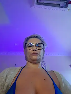 BellaBellaHot online show from November 25, 2025, 12:38 pm