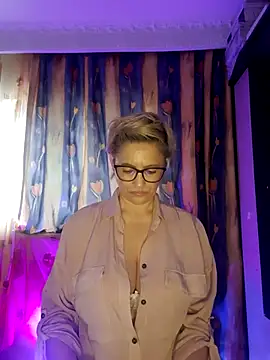 BellaBellaHot online show from February 7, 2026, 9:02 am