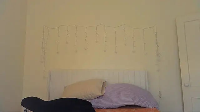 ashleyblaydex online show from May 8, 2026, 7:52 pm
