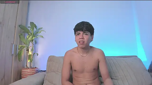 tomdrew69 online show from October 24, 2025, 4:42 am