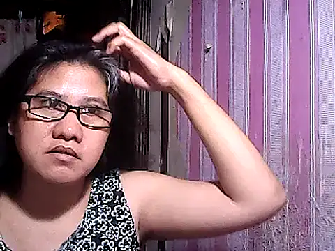 sweetsosie18 online show from February 24, 2025, 2:04 pm