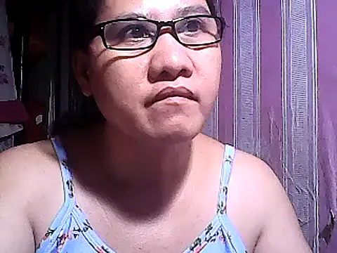 sweetsosie18 online show from February 28, 2025, 4:31 pm