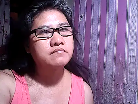 sweetsosie18 online show from March 3, 2025, 8:32 pm