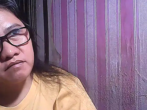 sweetsosie18 online show from November 1, 2025, 7:05 pm