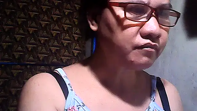 sweetsosie18 online show from April 11, 2026, 8:02 pm