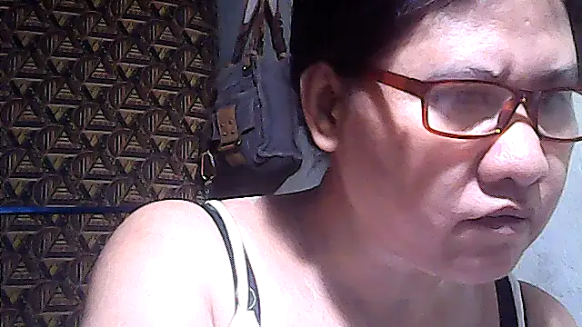 sweetsosie18 online show from May 2, 2026, 3:33 am