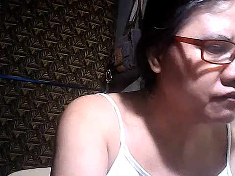 sweetsosie18 online show from May 6, 2026, 5:29 pm