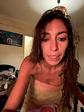 Snapshot of amanilouve chatting on October 31, 2025, 7:26 pm amanilouve online show from October 31, 2025, 7:26 pm