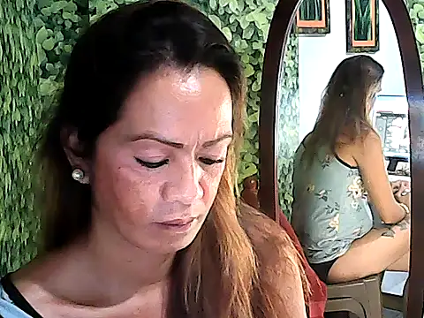 Snapshot of yummy_21xxx chatting on October 13, 2025, 1:44 pm yummy 21xxx online show from October 13, 2025, 1:44 pm