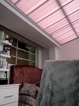 Snapshot of MadisonCambel chatting on October 17, 2025, 9:28 pm MadisonCambel online show from October 17, 2025, 9:28 pm