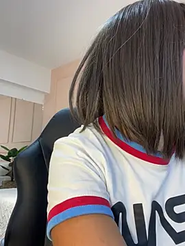 Snapshot of ROSE__15 chatting on February 12, 2026, 12:00 pm ROSE 15 online show from February 12, 2026, 12:00 pm