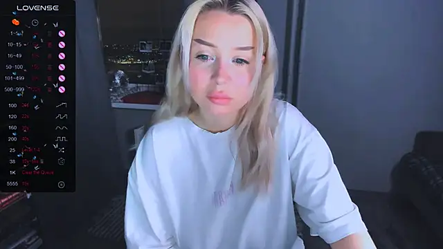 MonaLauu online show from January 15, 2026, 3:44 am