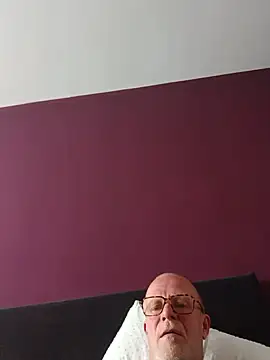 ClubbyEuphory online show from June 17, 2026, 1:56 pm
