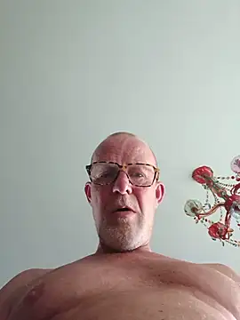 ClubbyEuphory online show from June 19, 2026, 5:34 am