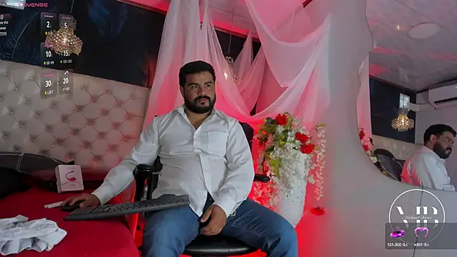 Snapshot of MichaelBear_ chatting on September 14, 2025, 2:27 pm MichaelBear  online show from September 14, 2025, 2:27 pm